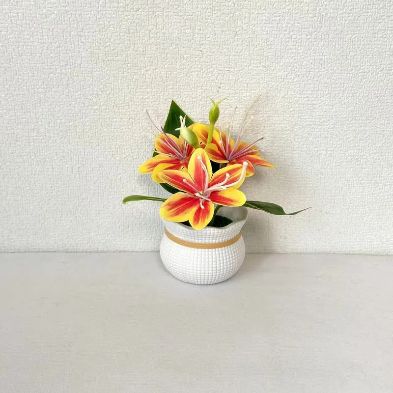 Künstliches Blumenarrangement für dekorative Wohnungsdisplay