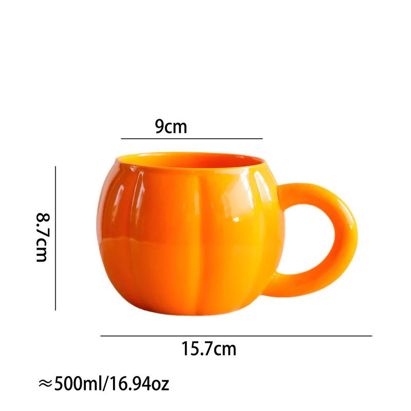 Keramikbecher mit ergonomischem Griff und geriffelter Ballonform