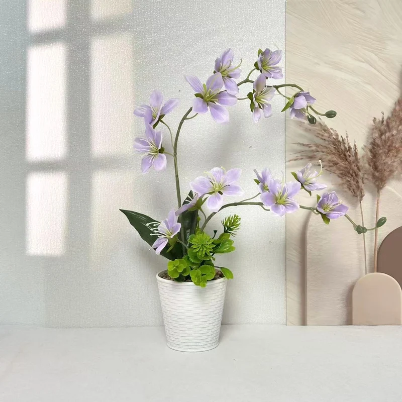 Elegante künstliche Blumenarrangement für die Innendekoration