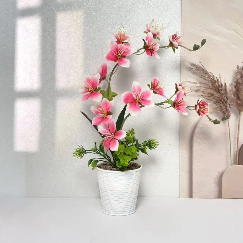Elegante künstliche Blumenarrangement für die Innendekoration