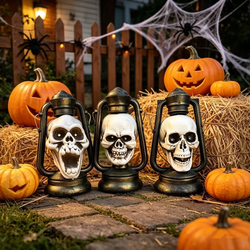 Halloween-Dekolaterne Totenkopf mit LED-Augen und Vintage-Öllampen-Design