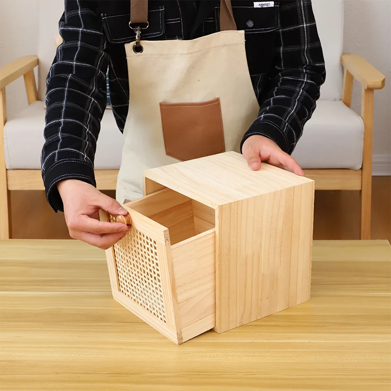 Dekorativer Holz-Wandregal Karnz