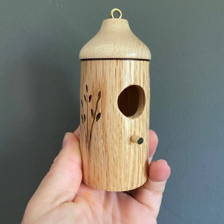 Dekorativer Holzvogelhaus