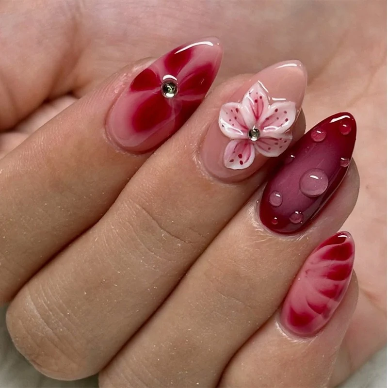 Stylisches Florales Press-On Nagelkunst Set