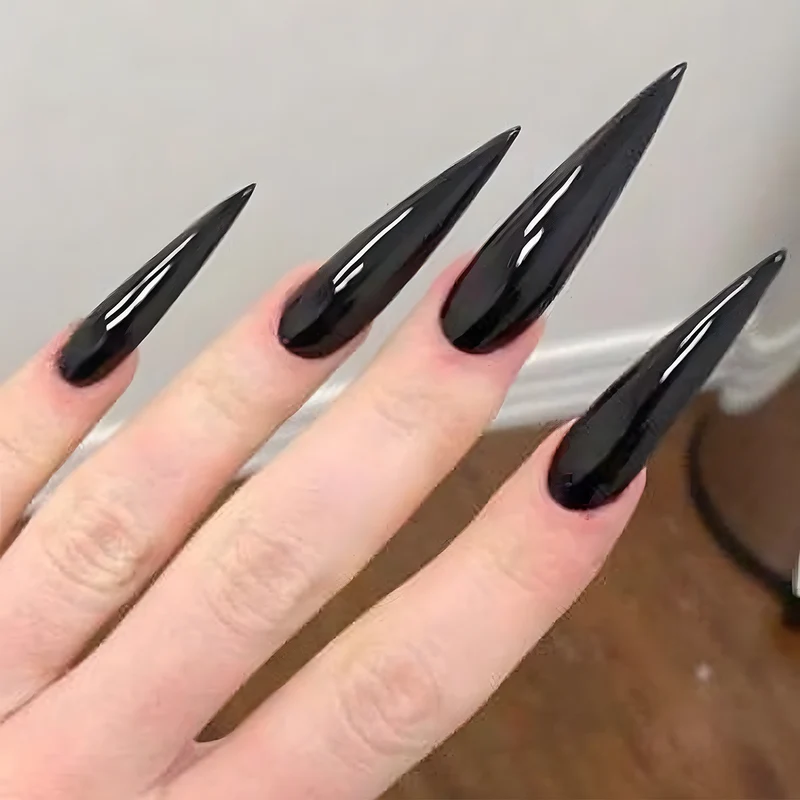 Scharfe Spitzige Stiletto Press-On Nagelset