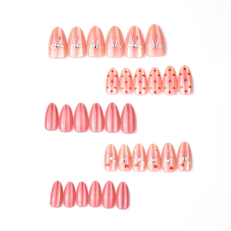 Romantisches Herz-Themen Press-On Nagelset