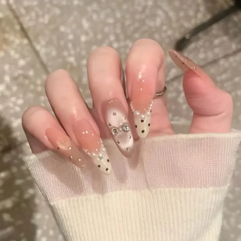 Elegante mit Strass verziertes Gel-Nagelerweiterungen