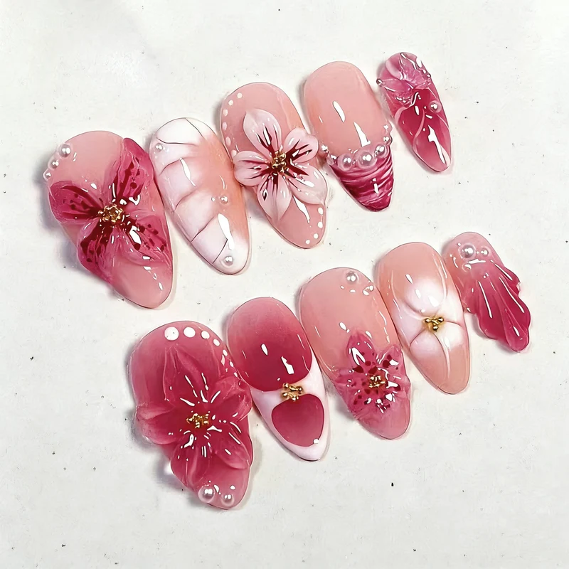 Handgemachtes Floral Press-On Nagelkunstset