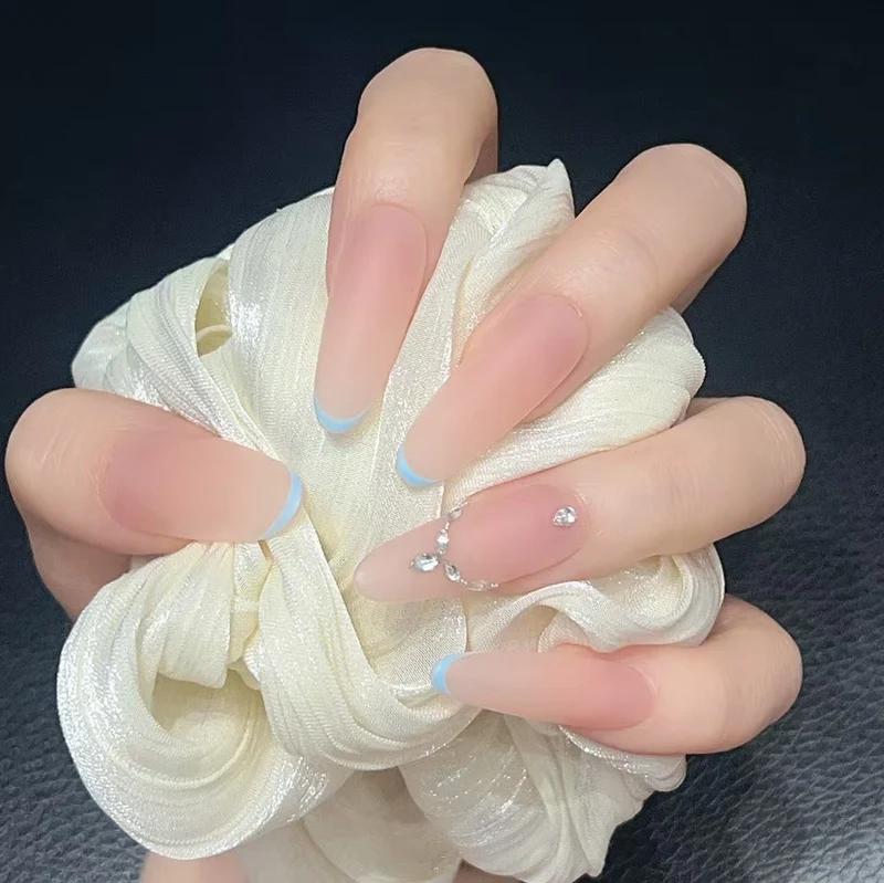 Elegante französische Spitzen-Press-On-Nägel