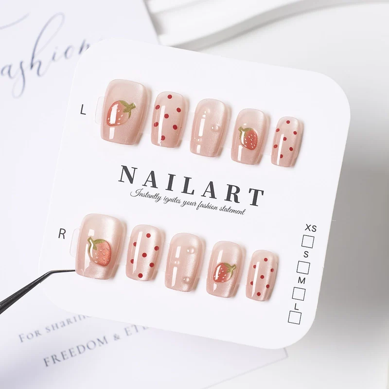 Stylisches Press-On-Nagelset