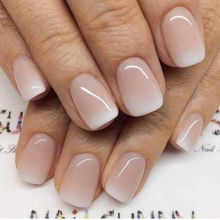 Stylische dekorative Nagelkunst