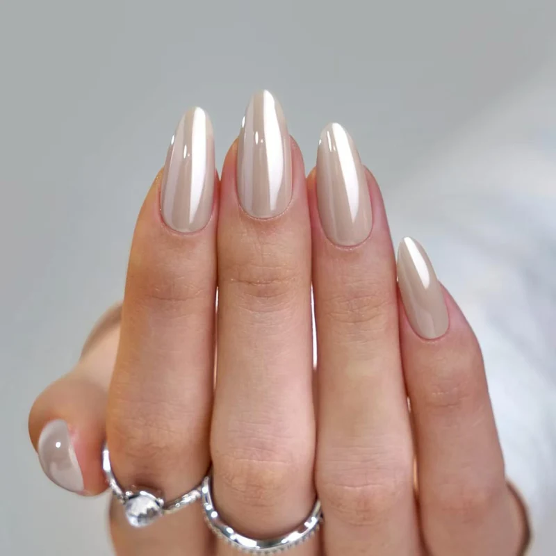 Glänzende elegante Stiletto Press-On Nägel