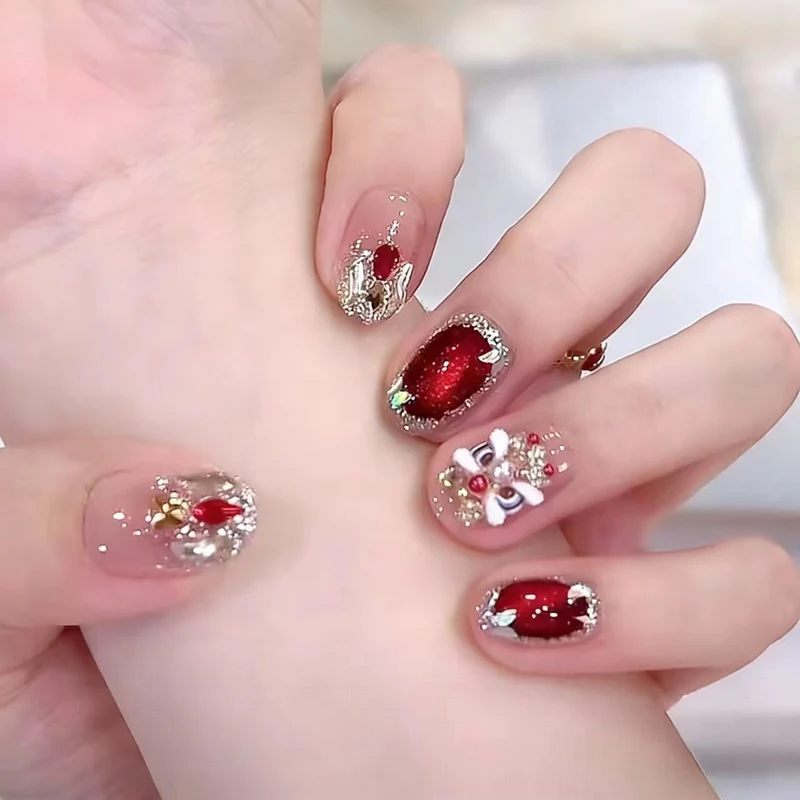 Dekorative Nagelkunst