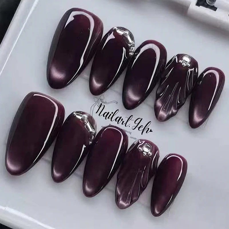 Glänzende Spitz Press-On Nagelkunst