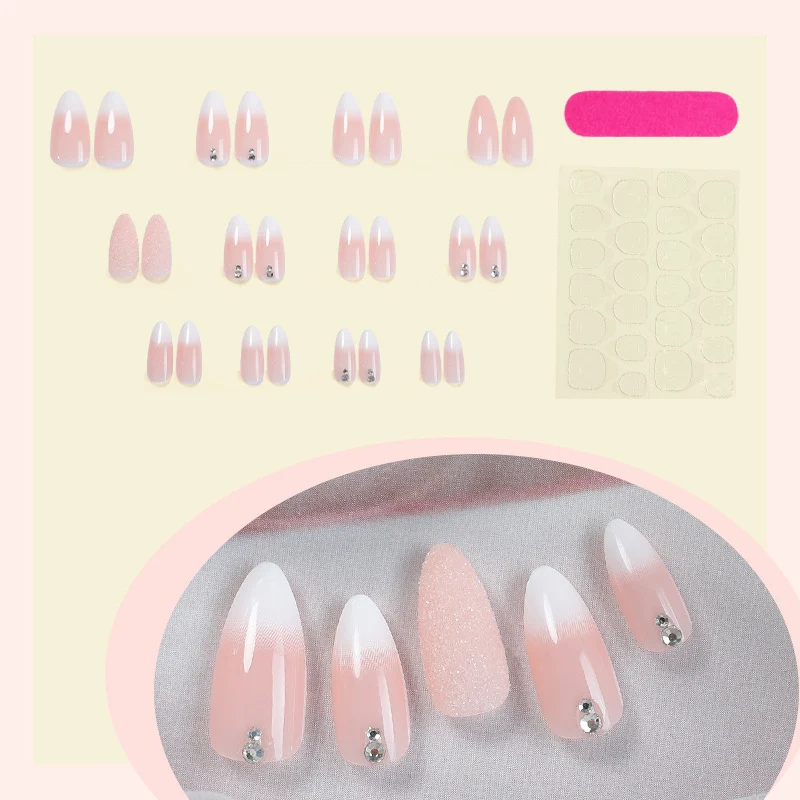 Glamouröse Stiletto Press-On Nagelkunst Set mit Strass-Akzenten