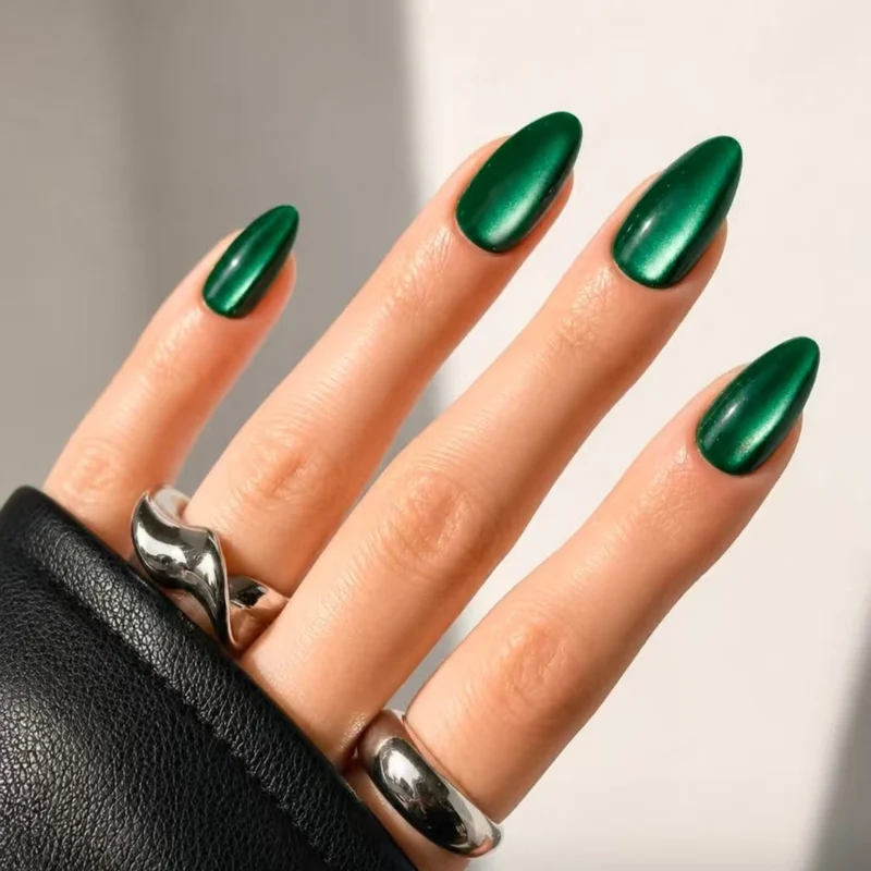 Premium Glänzende Mandelförmige Nagelverbesserungen