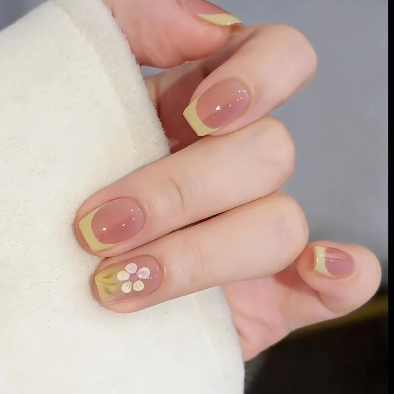 Dekorative Florale Nagelkunstverlängerungen