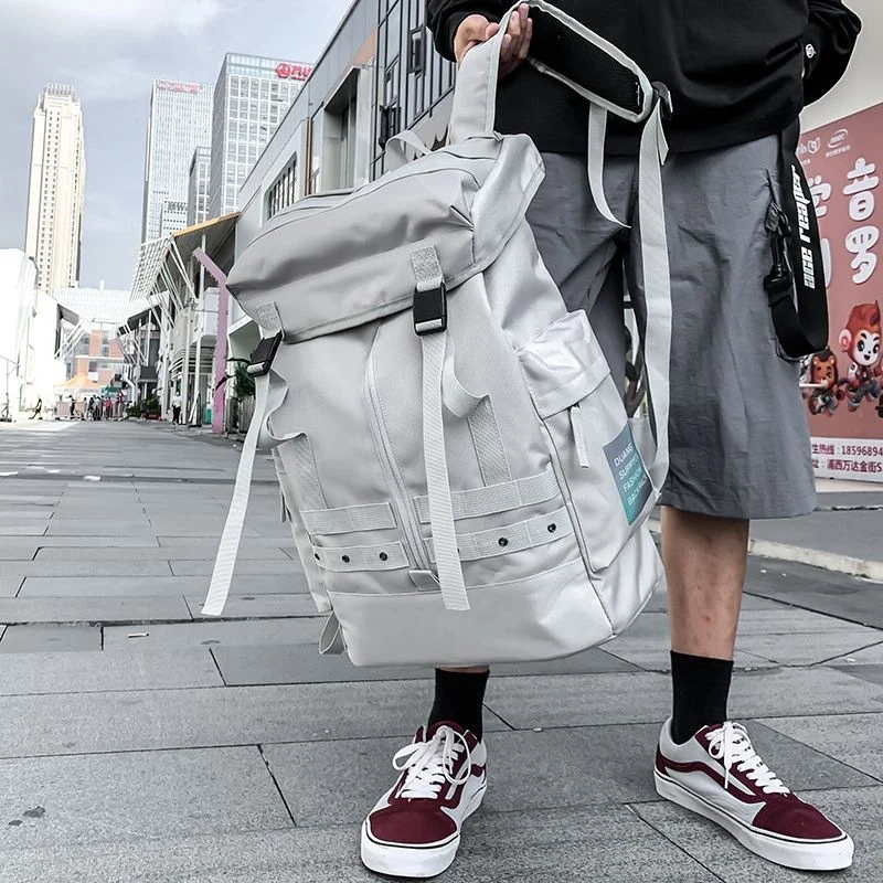 Vielseitiger Outdoor-Reiserucksack Karnz