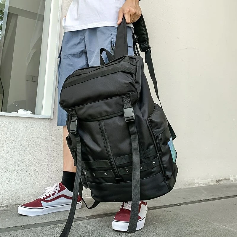Vielseitiger Outdoor-Reiserucksack Karnz