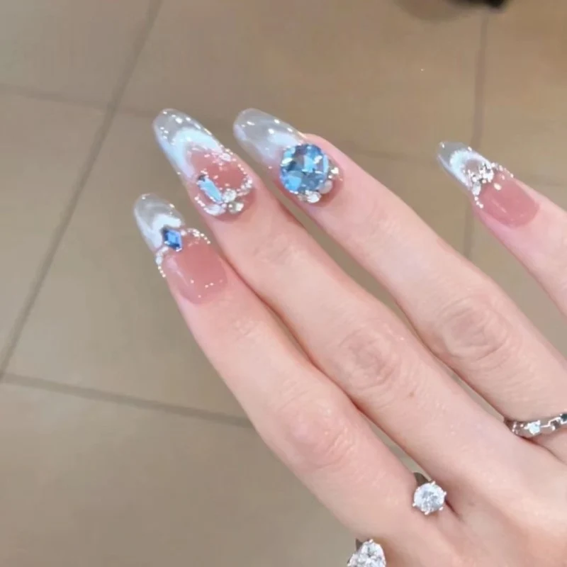 Glamouröse Dekorative Nagelverlängerungen