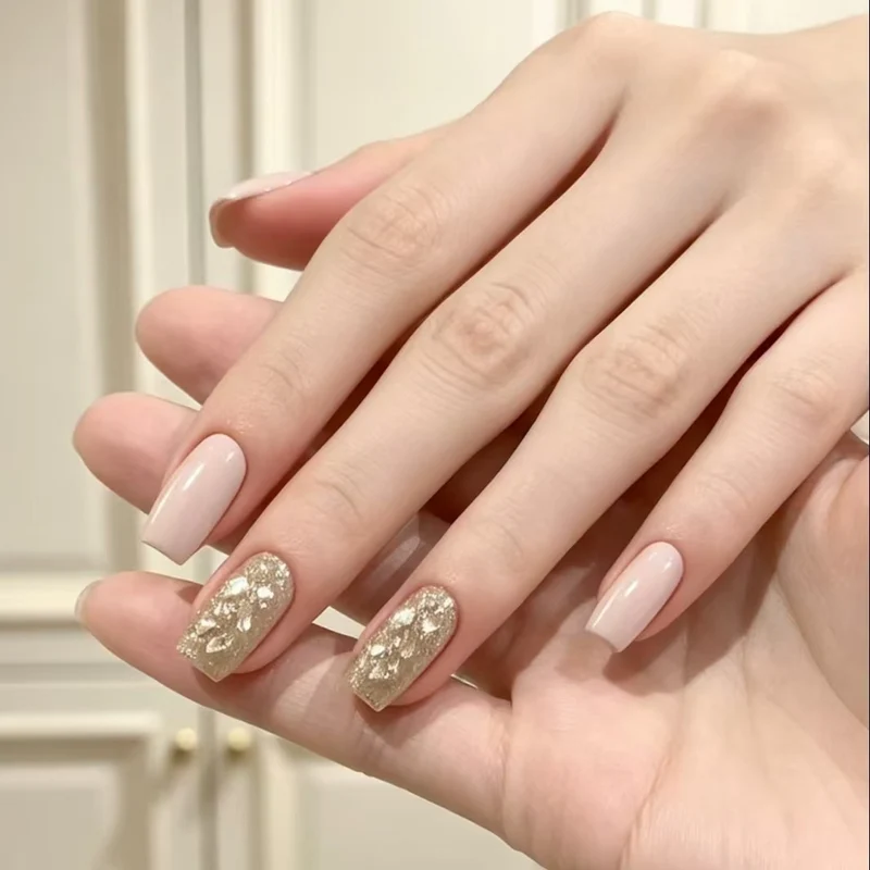 Glamouröse Acryl-Nagelkunstverlängerungen