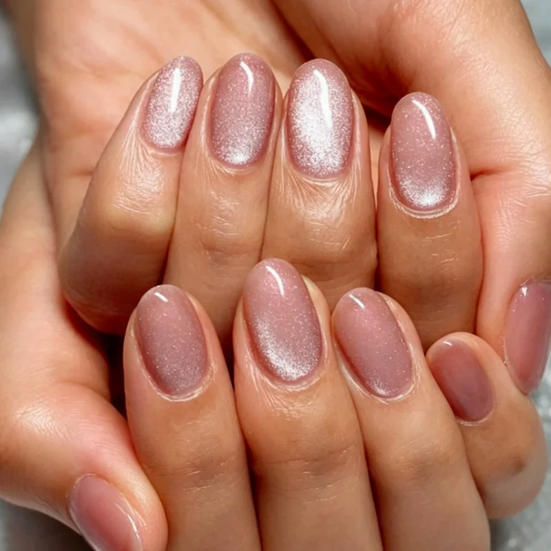 Glamouröse Shimmer Gel-Nagelverstärkungen