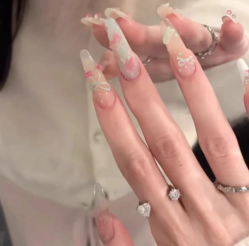 Dekoratives florales Nagelkunst-Set
