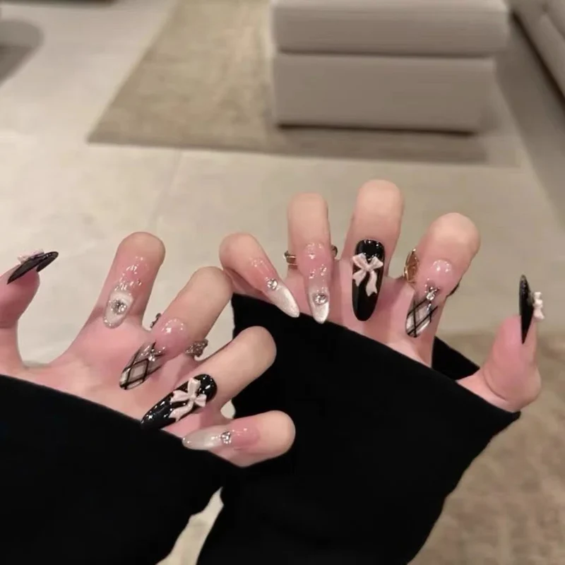 Elegante Glänzende Gel-Nagelverlängerungen
