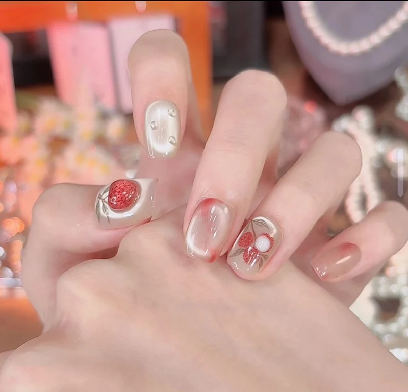 Dekorativer Schmetterlings-verzierter Press-On Nagelset
