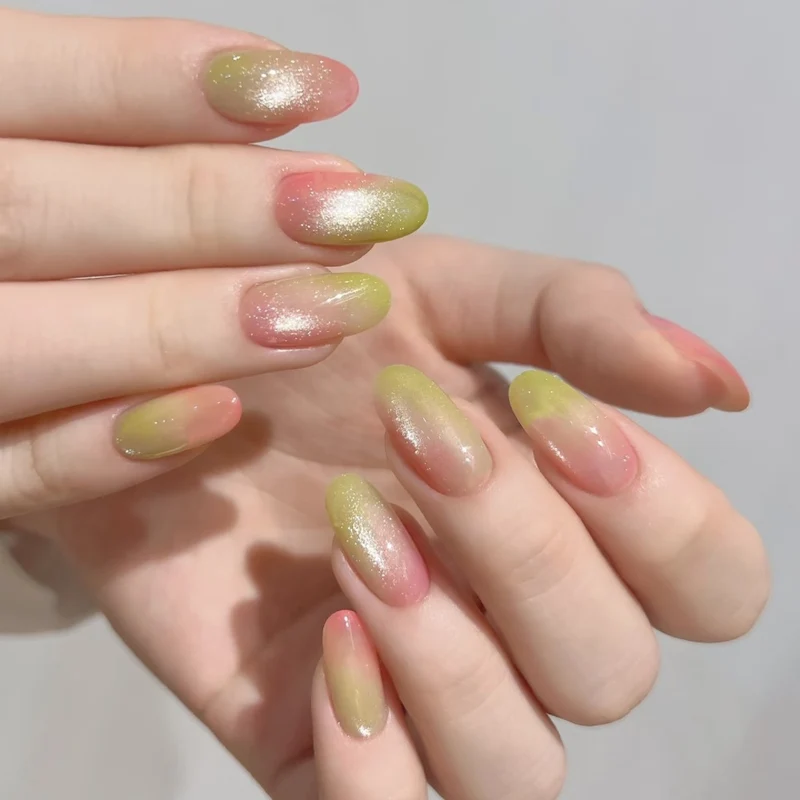 Dekorativer Schmetterlings-verzierter Press-On Nagelset