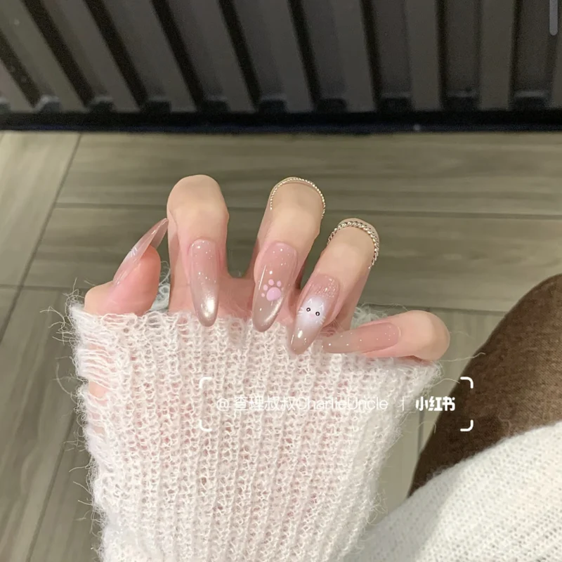 Dekorativer Schmetterlings-verzierter Press-On Nagelset