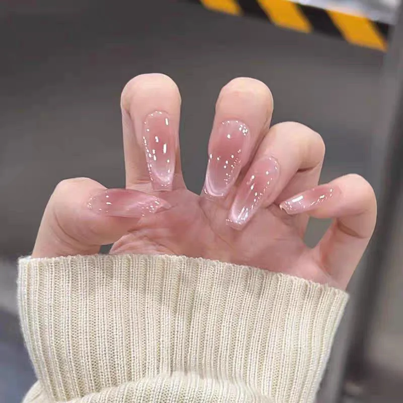 Dekorativer Schmetterlings-verzierter Press-On Nagelset
