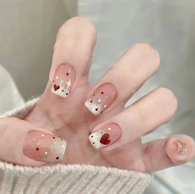 Blumenverzierte Stiletto Nail Art