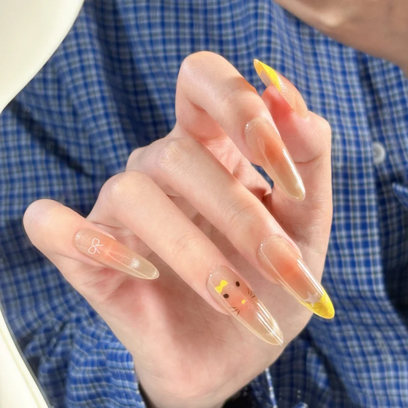 Floral Verzierter Press-On-Nagelset