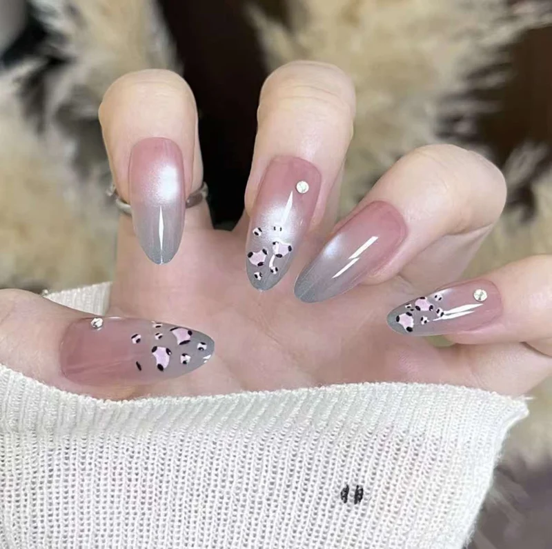 Floral Verzierter Press-On-Nagelset