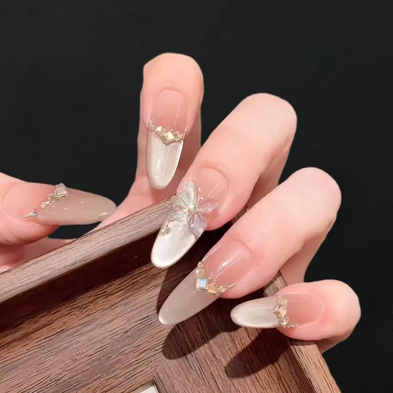 Floral Verzierter Press-On-Nagelset