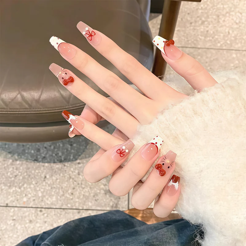 Floral Verzierter Press-On-Nagelset