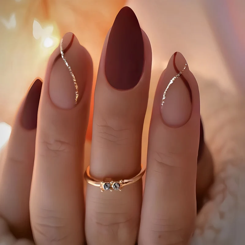 Matte mandelförmige Nagelkunst-Verstärkungen
