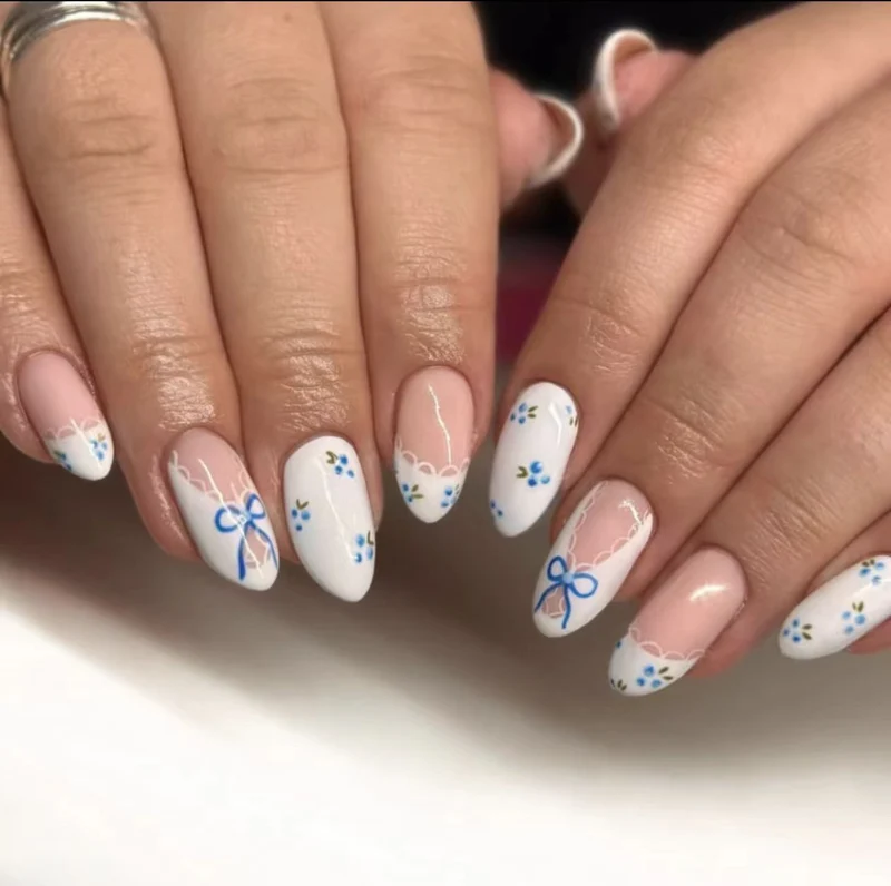 Elegante Blumen Nagelkunst Verbesserungen