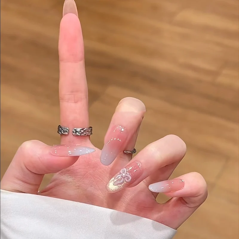 Elegante Florale Gel-Nagelverzögerungen