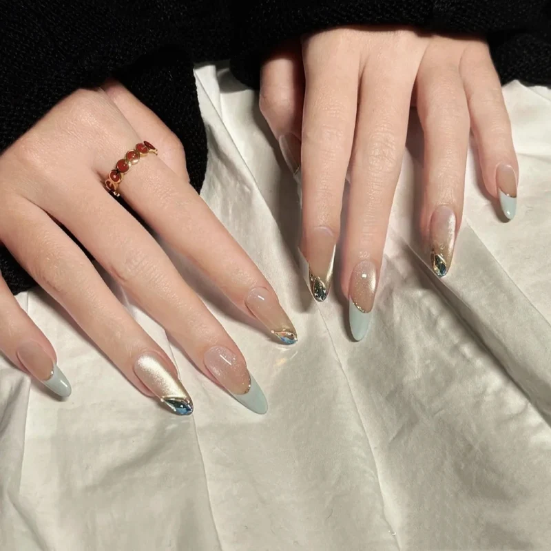 Künstlerische Stiletto-Nagelverlängerungen