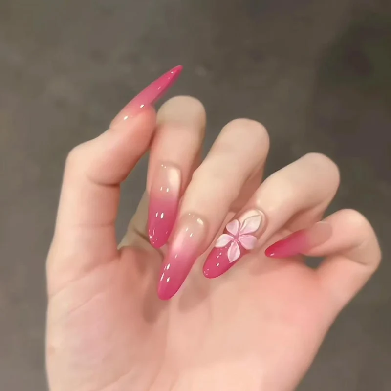 Künstlerische Stiletto-Nagelverlängerungen