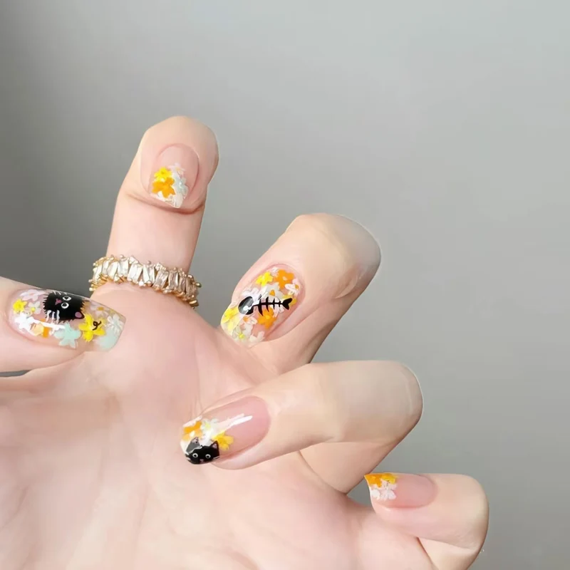 Künstlerische Stiletto-Nagelverbesserungen