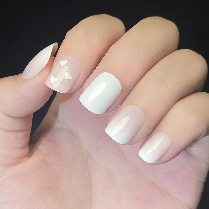 Festliche saisonale Nagelkunstverschönerungen
