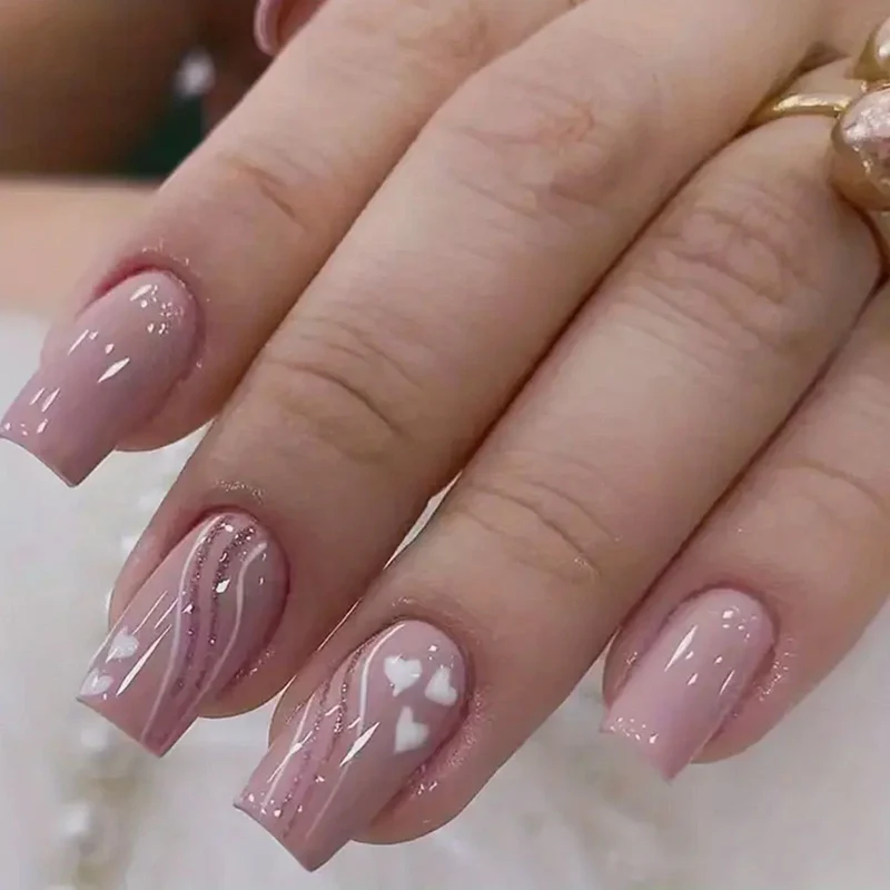 Festliche saisonale Nagelkunstverschönerungen