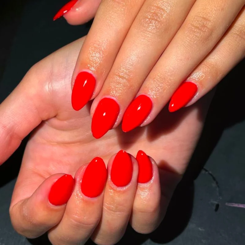 Festliche saisonale Nagelkunstverschönerungen