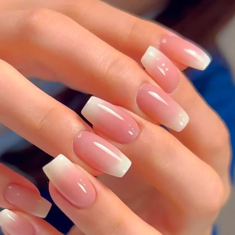 Festliche saisonale Nagelkunstverschönerungen