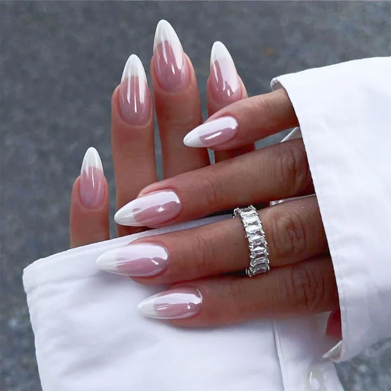 Festliche Feiertags-Nagelkunst