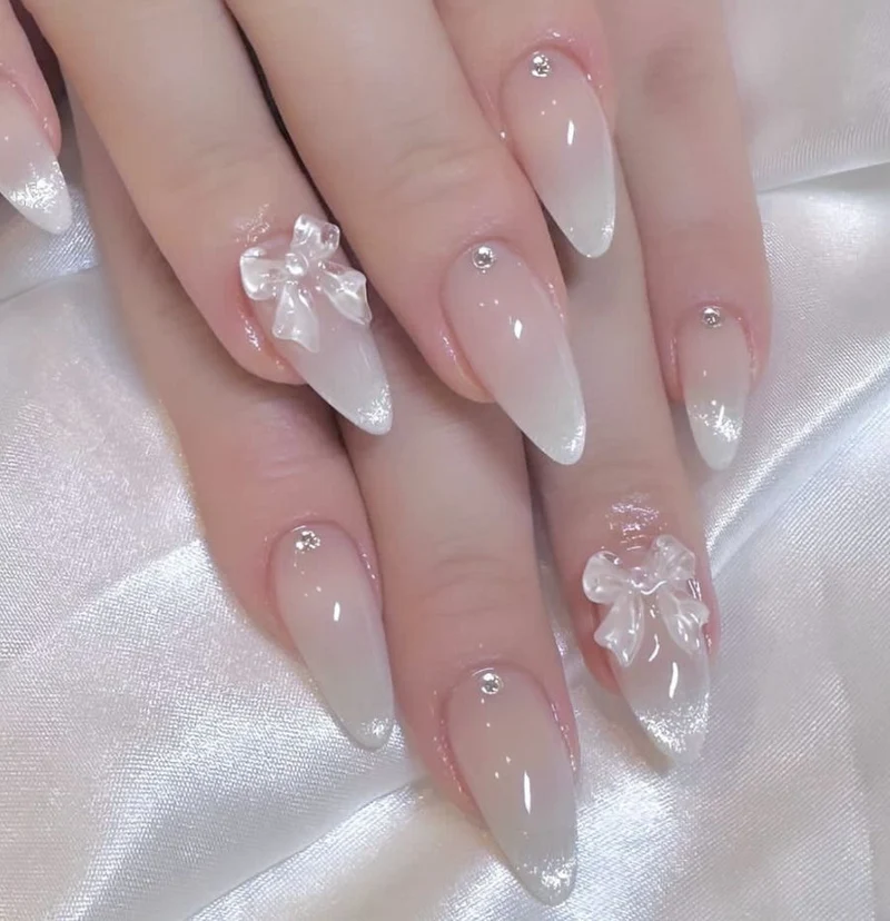Herzdesign Stiletto Nagelkunst Verbesserungen