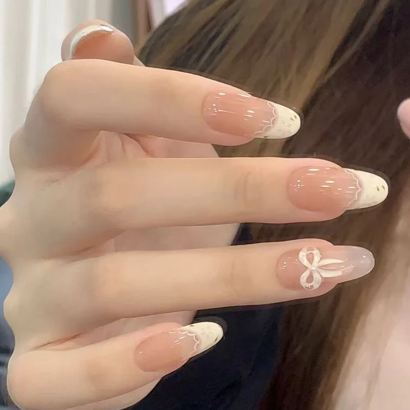 Elegantes dekoratives Nagelkunstset